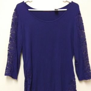 BKE Red Medium Blue Lace Top